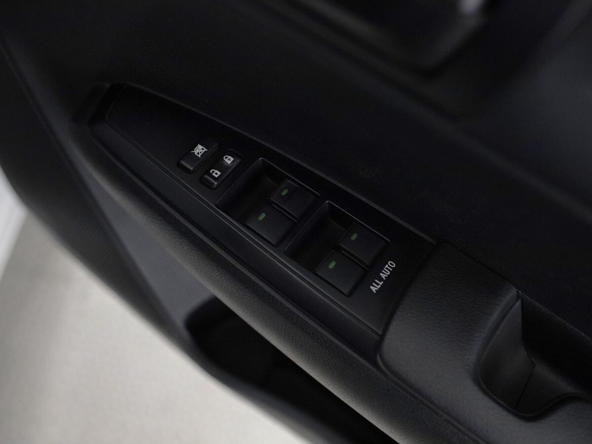 Toyota Corolla 2015 - фото автомобиля