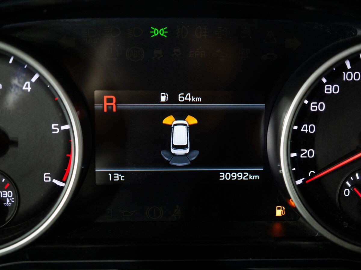 Kia Carnival 2021 - фото автомобиля