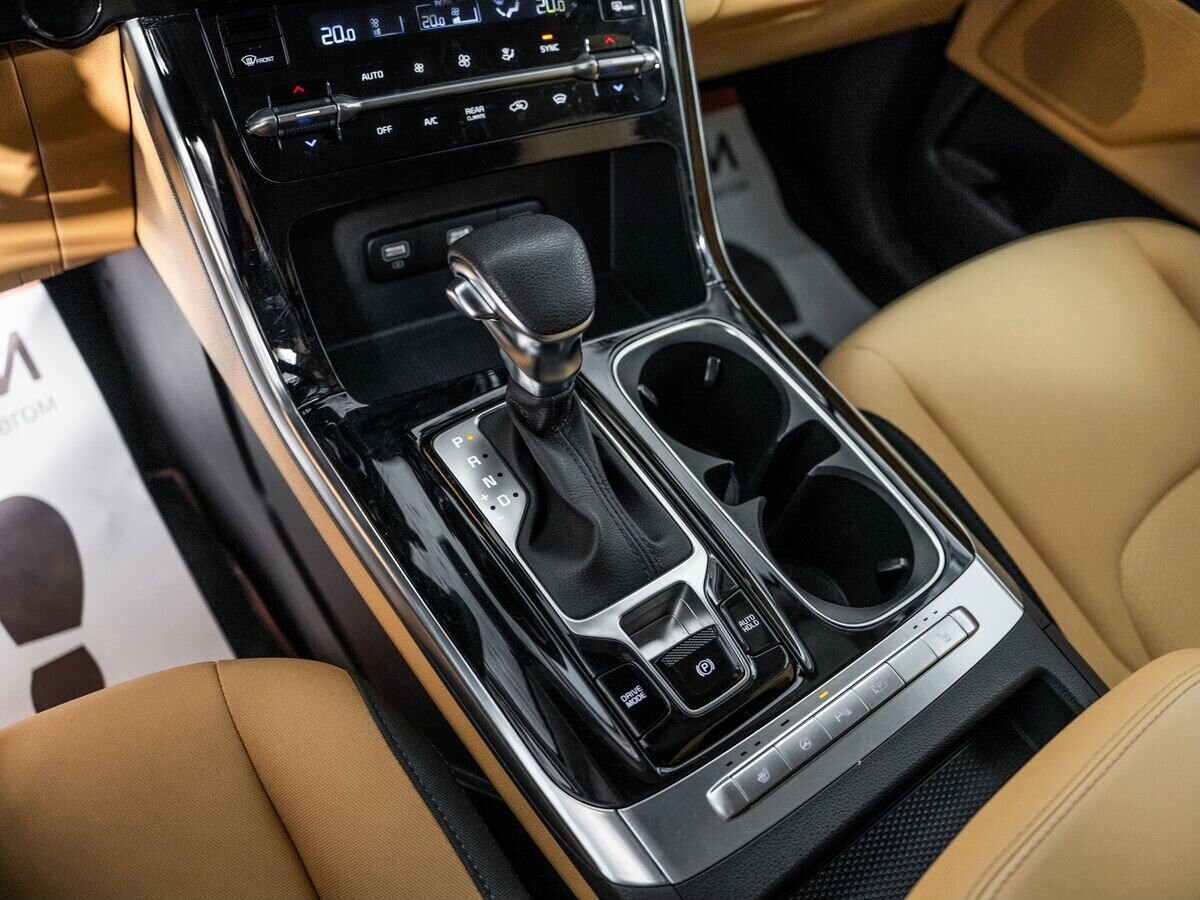 Kia Carnival 2021 - фото автомобиля