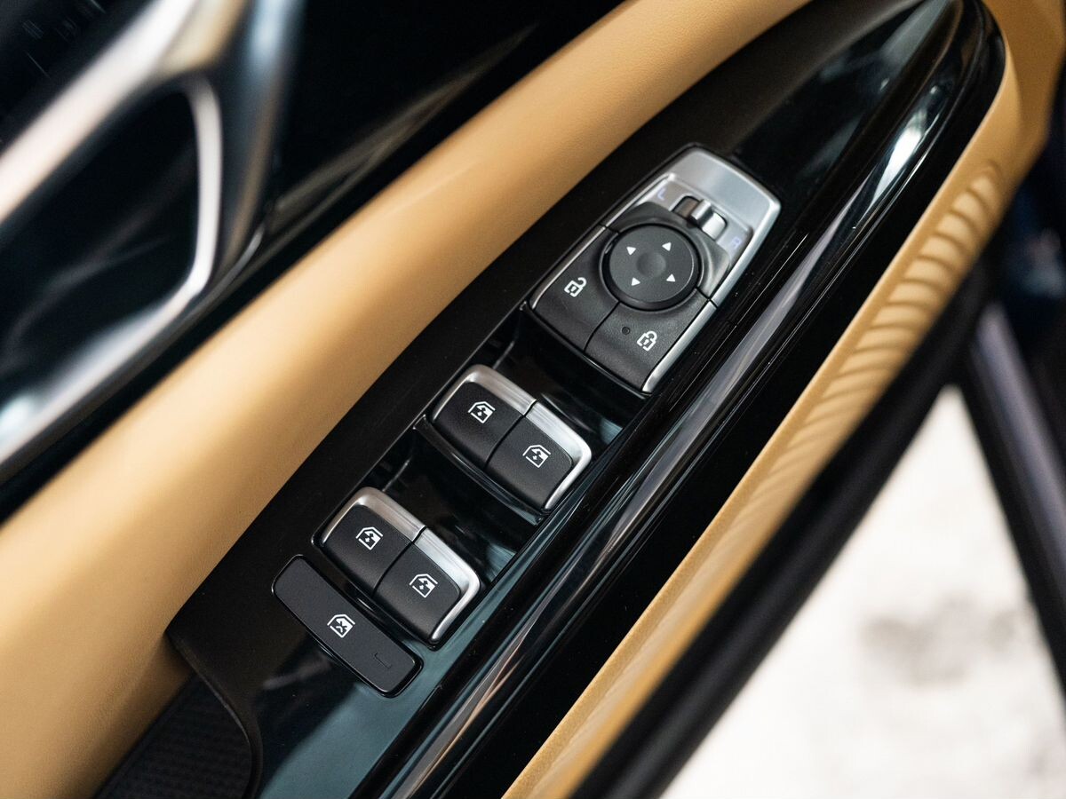 Kia Carnival 2021 - фото автомобиля