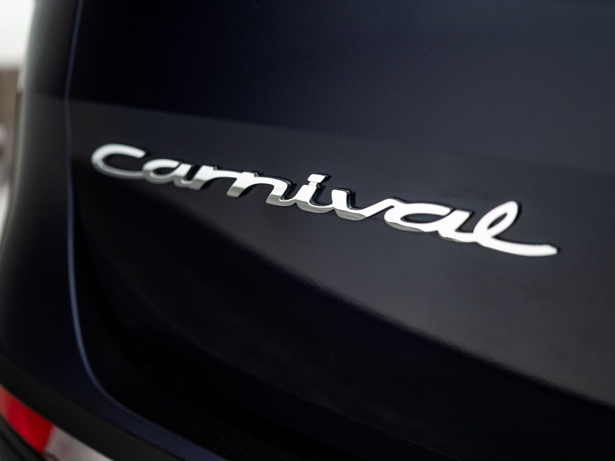 Kia Carnival 2021 - фото автомобиля