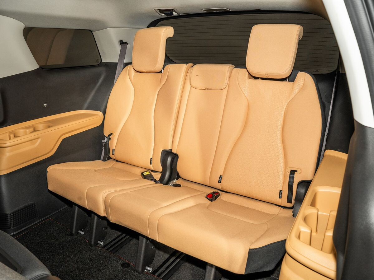 Kia Carnival 2021 - фото автомобиля