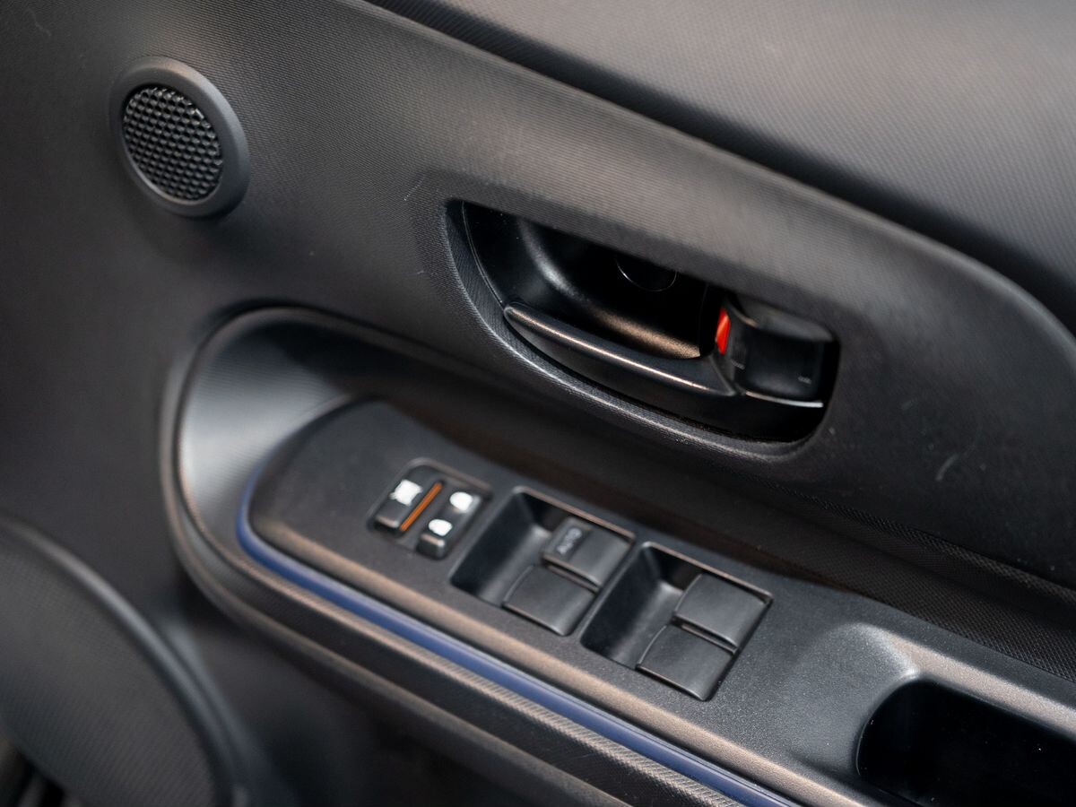 Toyota Aqua 2015 - фото автомобиля