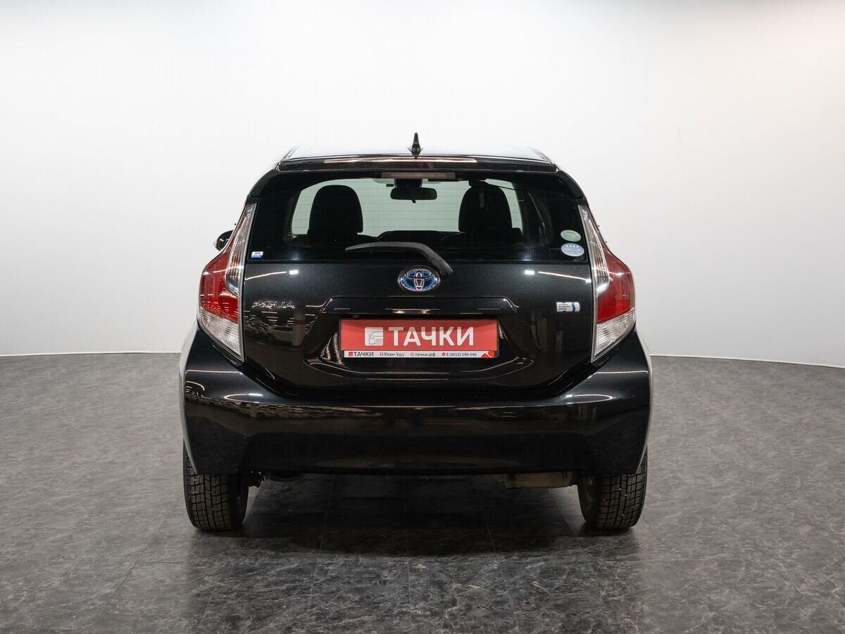 Toyota Aqua 2015 - фото автомобиля