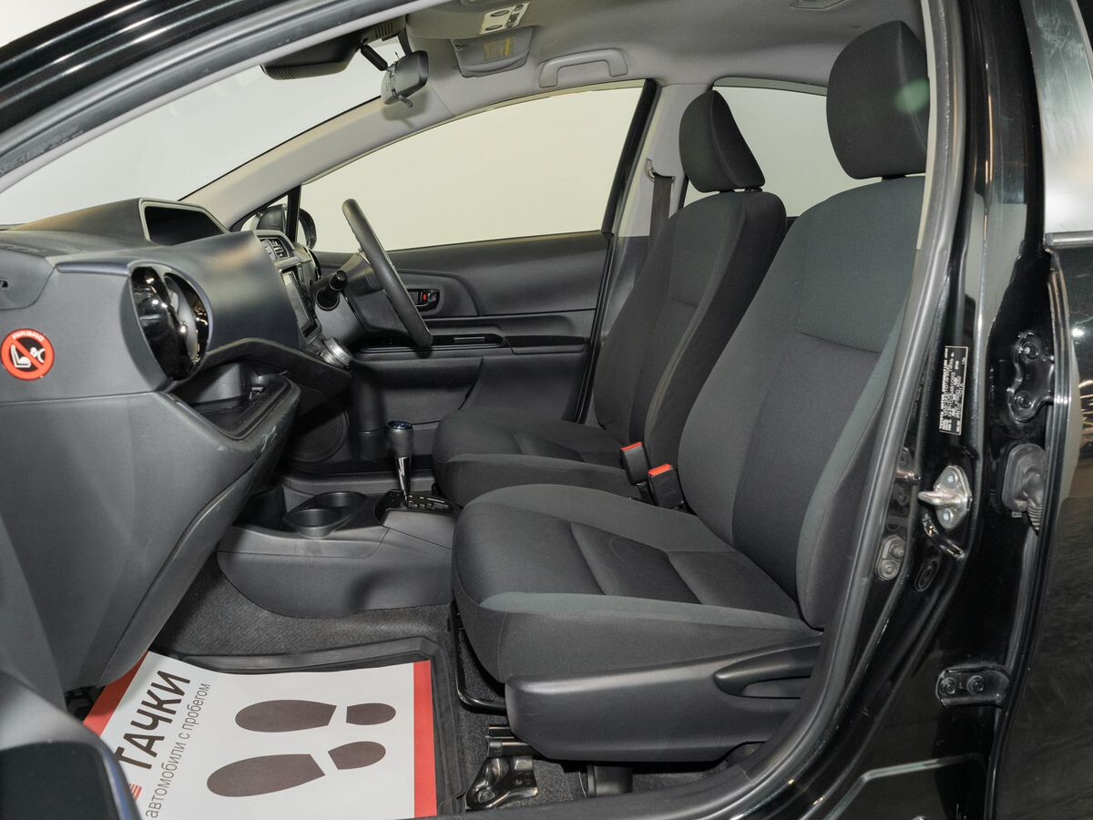 Toyota Aqua 2015 - фото автомобиля