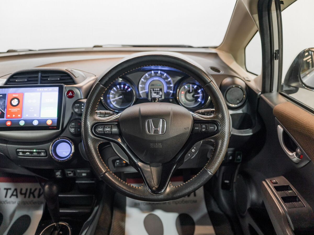 Honda Fit Shuttle 2012 - фото автомобиля