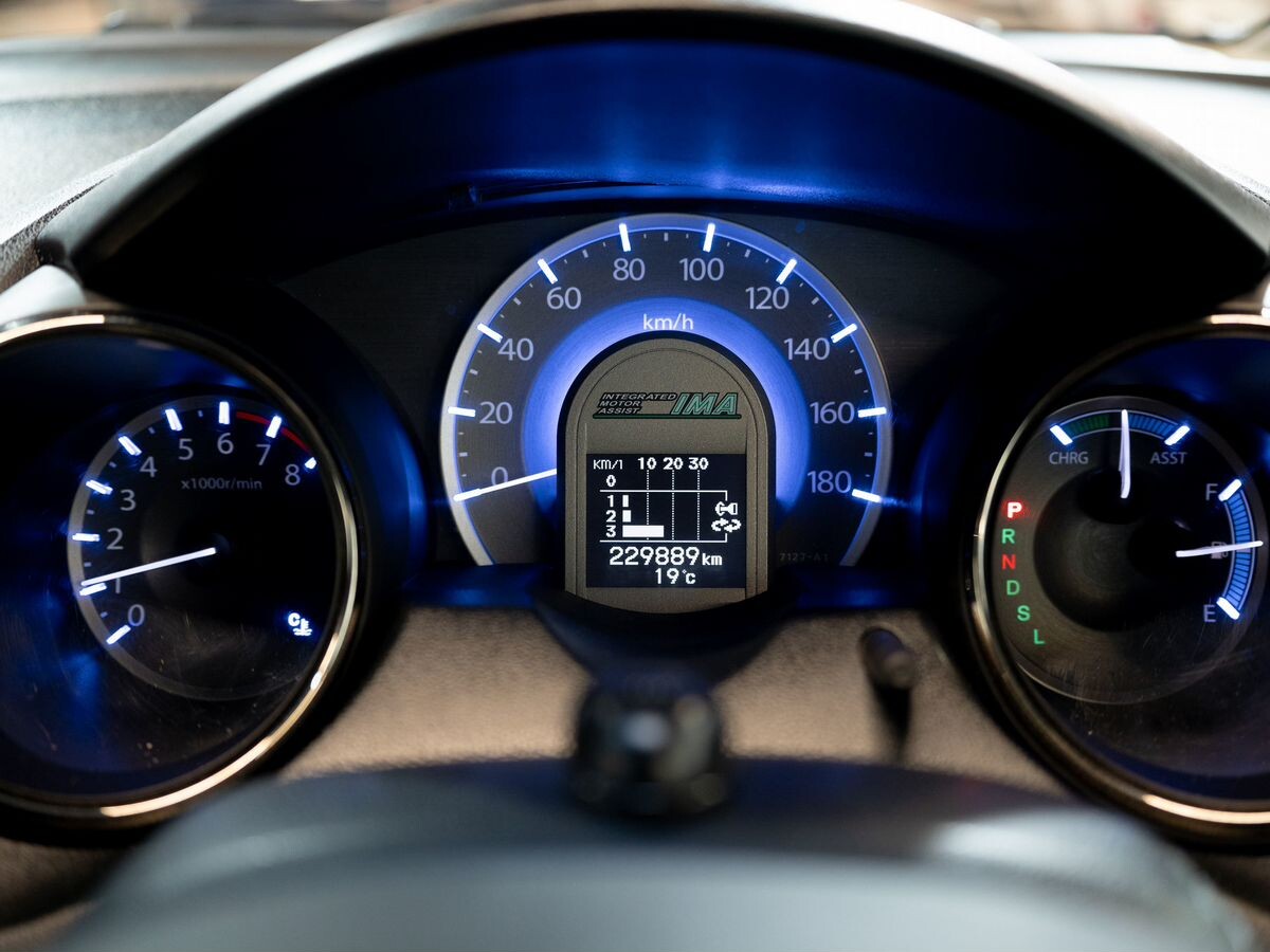 Honda Fit Shuttle 2012 - фото автомобиля