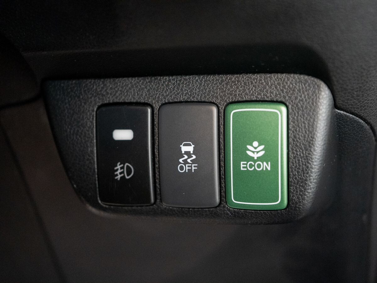 Honda Fit Shuttle 2012 - фото автомобиля