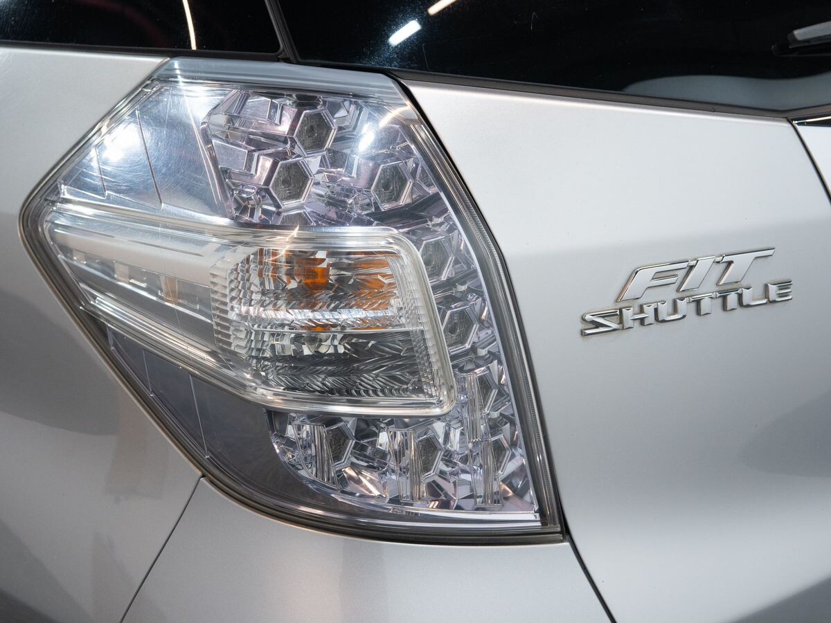Honda Fit Shuttle 2012 - фото автомобиля