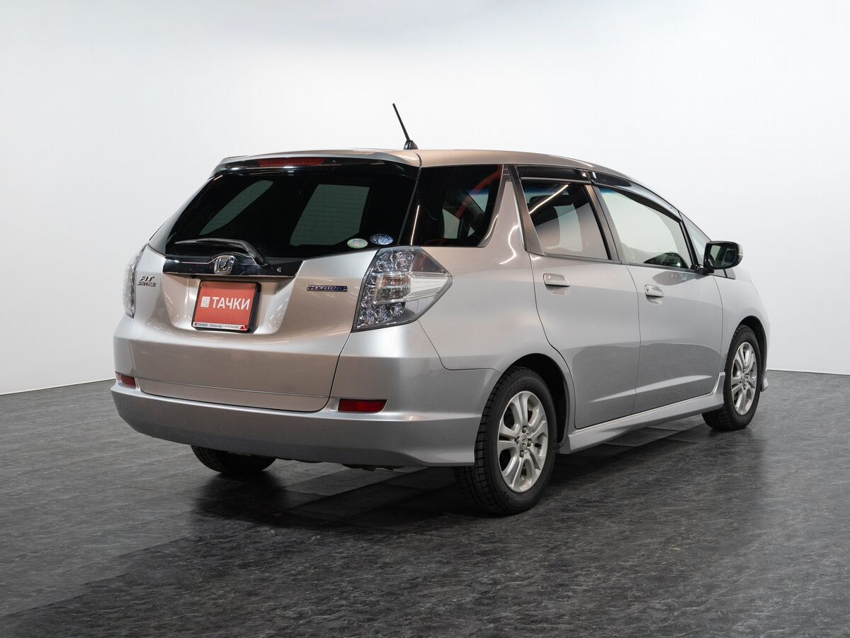 Honda Fit Shuttle 2012 - фото автомобиля