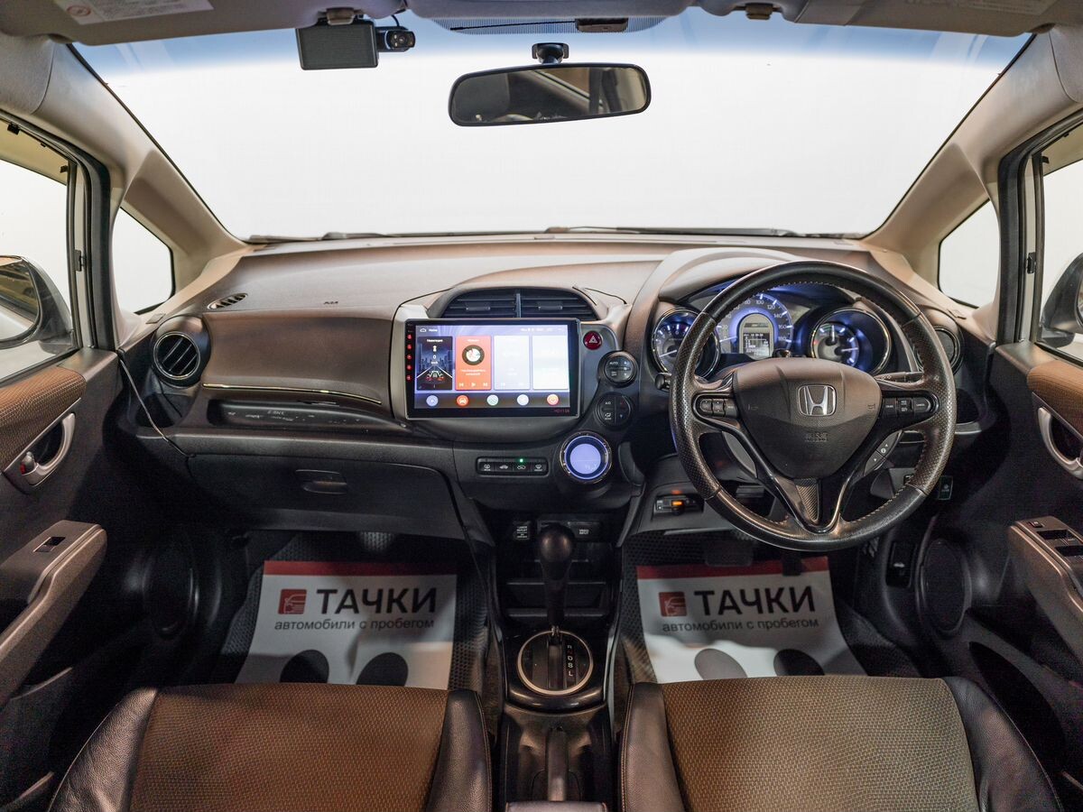 Honda Fit Shuttle 2012 - фото автомобиля