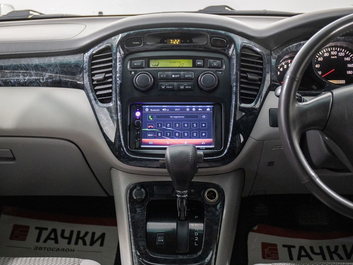 Toyota Kluger 2004 - фото автомобиля