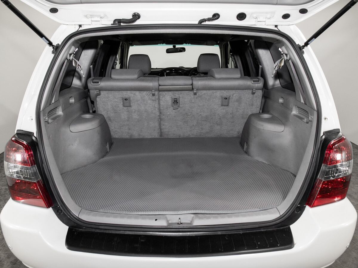 Toyota Kluger 2004 - фото автомобиля