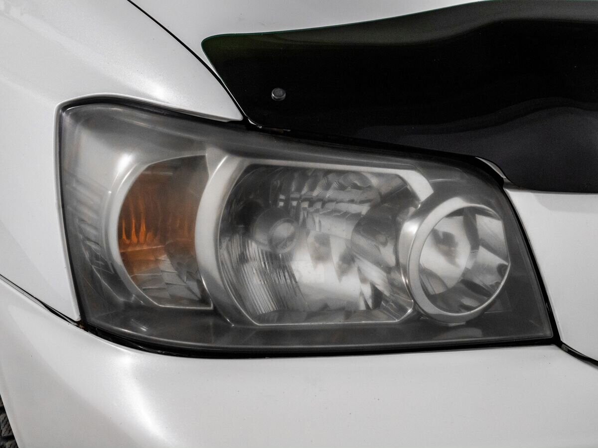 Toyota Kluger 2004 - фото автомобиля