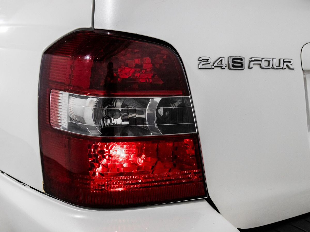 Toyota Kluger 2004 - фото автомобиля