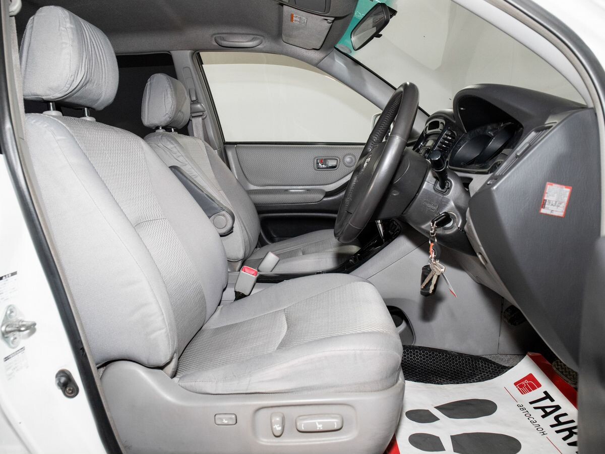 Toyota Kluger 2004 - фото автомобиля