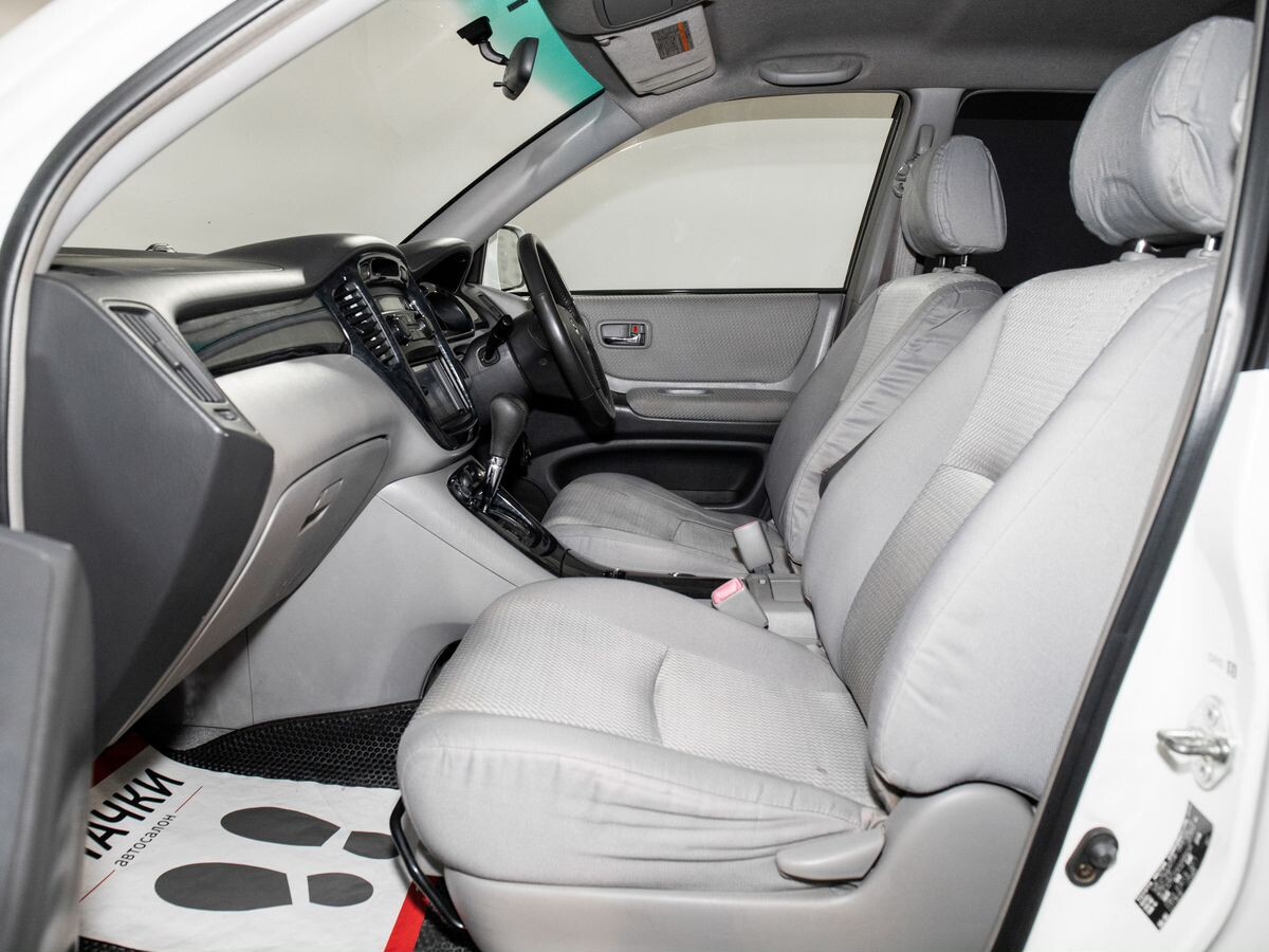Toyota Kluger 2004 - фото автомобиля