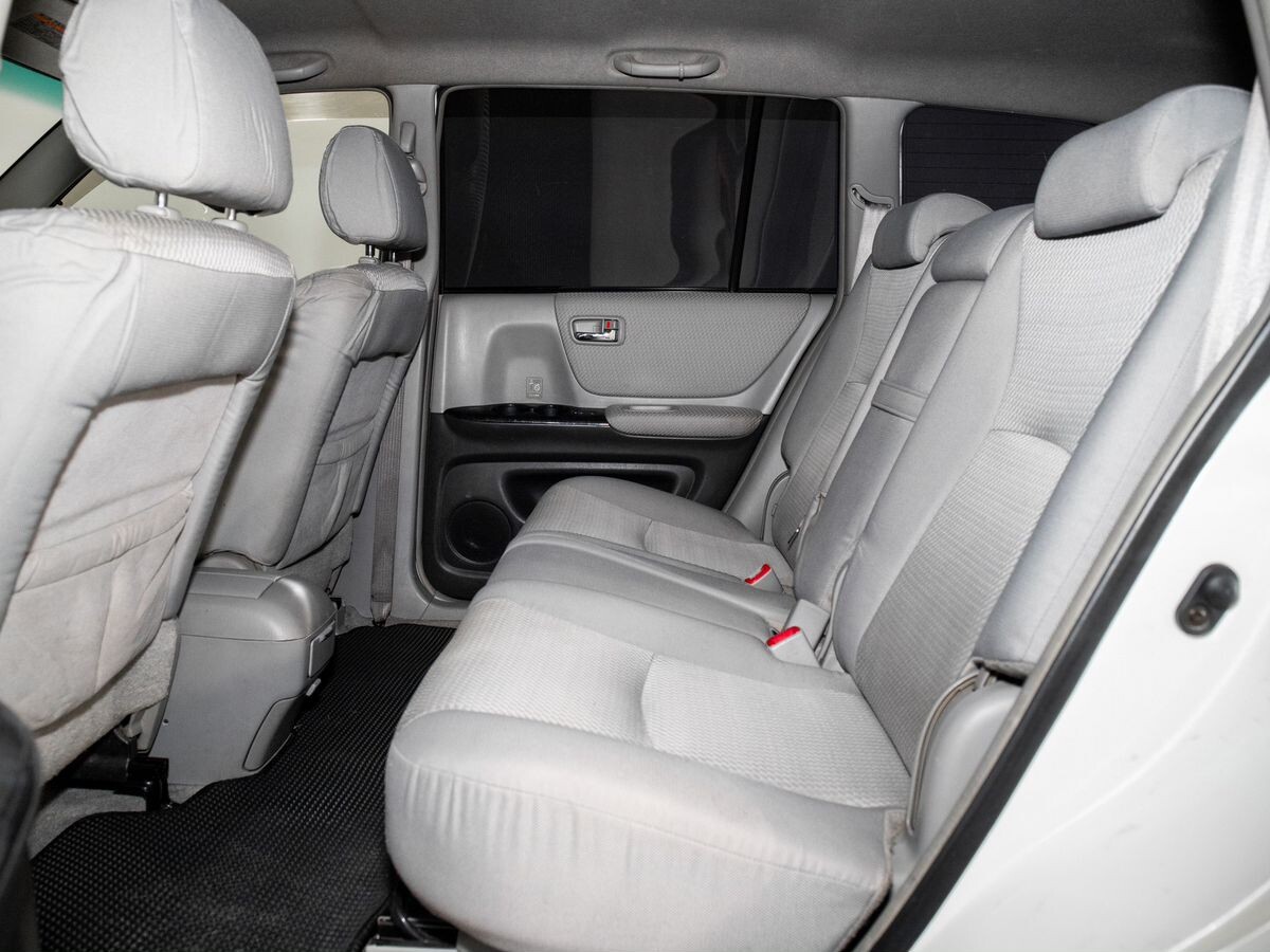 Toyota Kluger 2004 - фото автомобиля