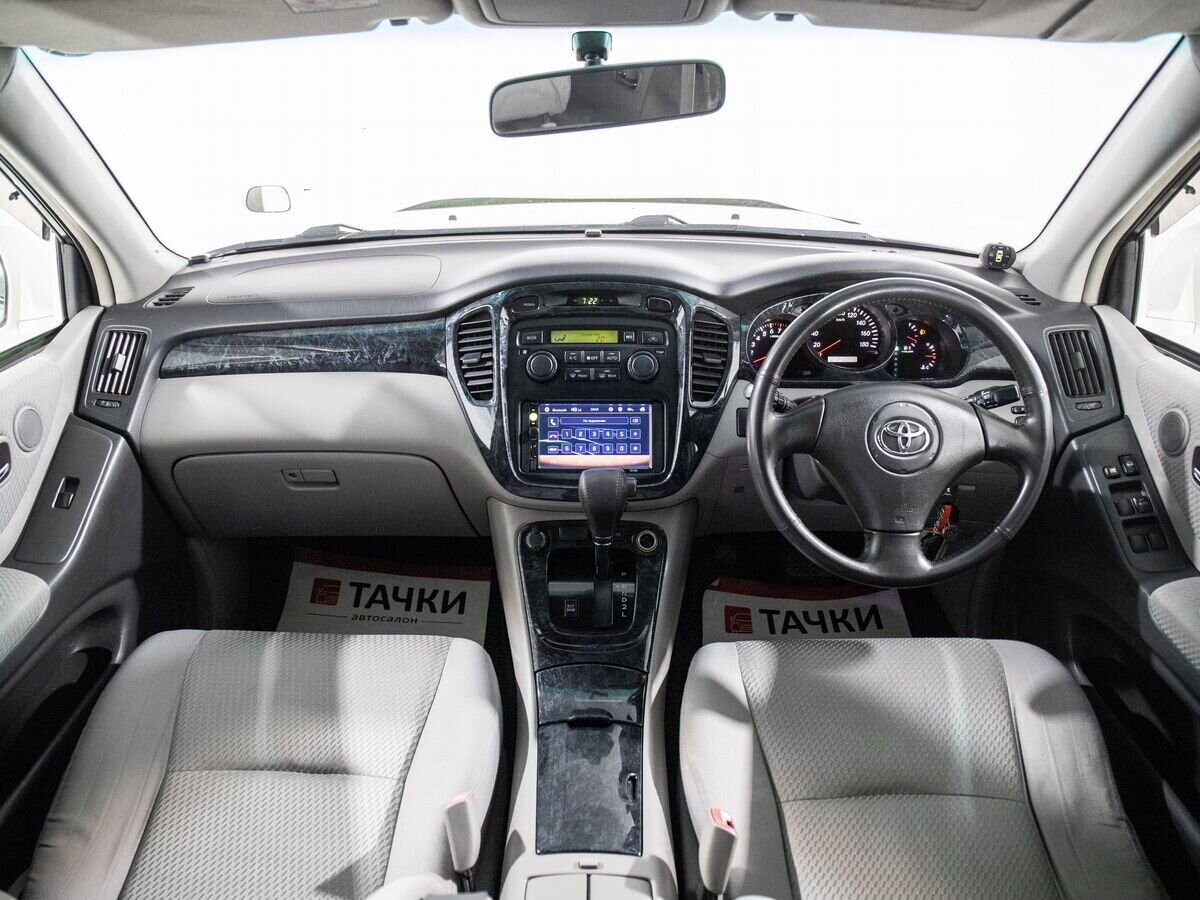 Toyota Kluger 2004 - фото автомобиля