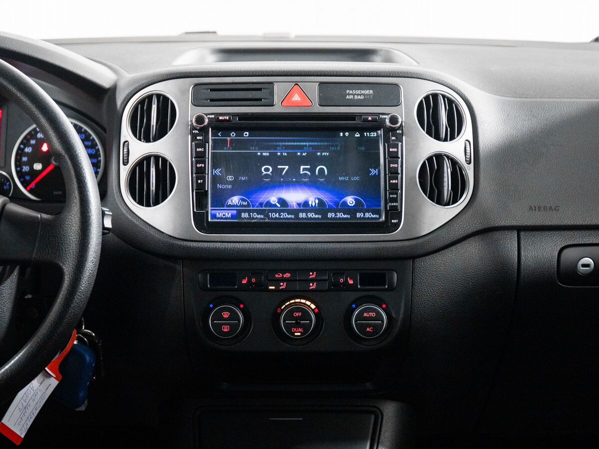 Volkswagen Tiguan 2009 - фото автомобиля