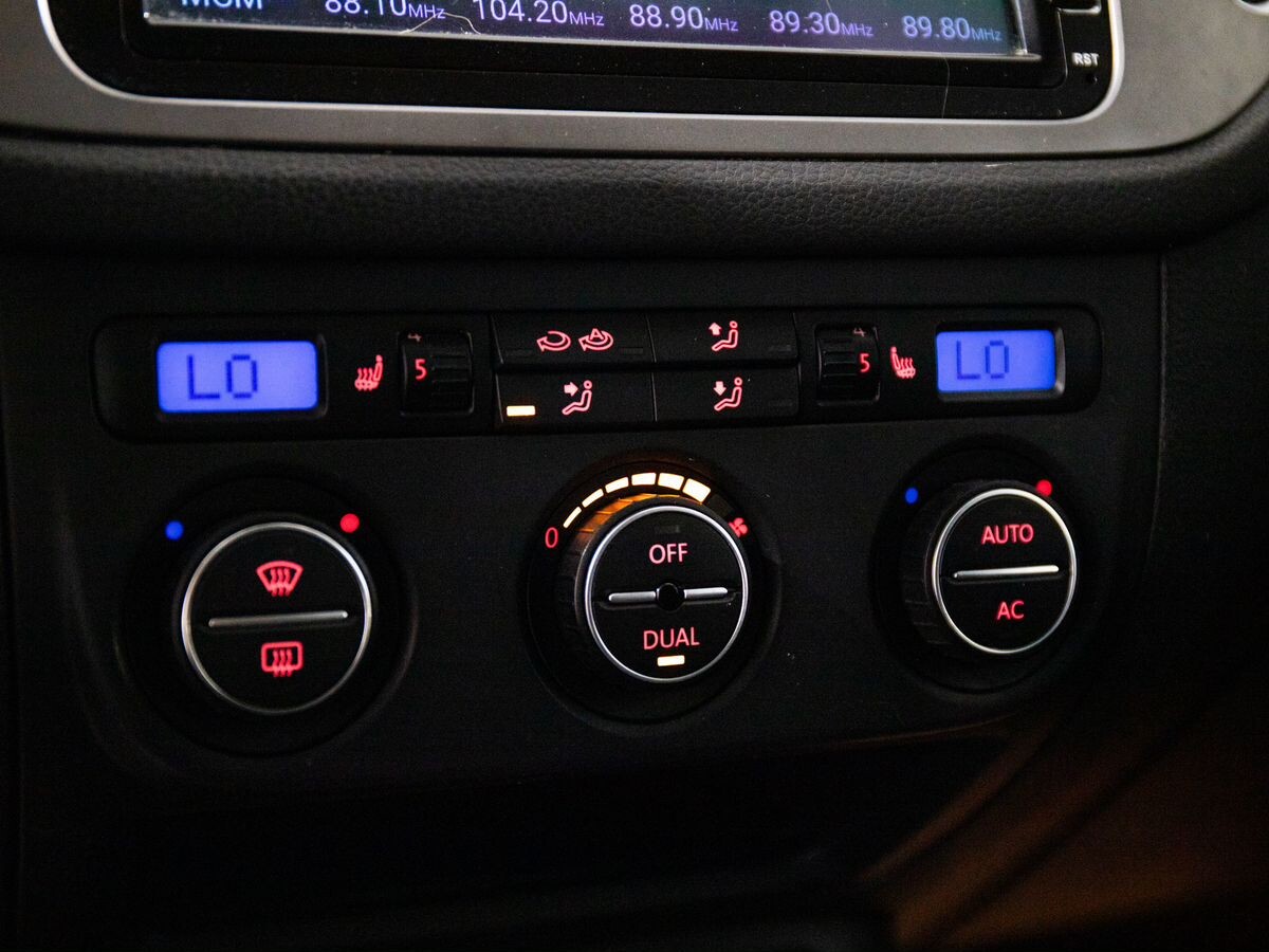 Volkswagen Tiguan 2009 - фото автомобиля