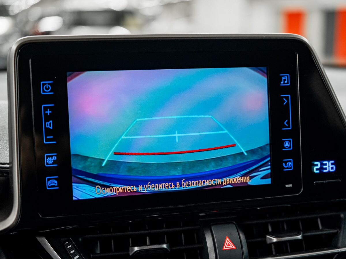 Toyota C-HR 2018 - фото автомобиля