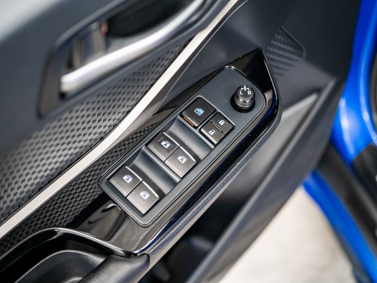 Toyota C-HR 2018 - фото автомобиля