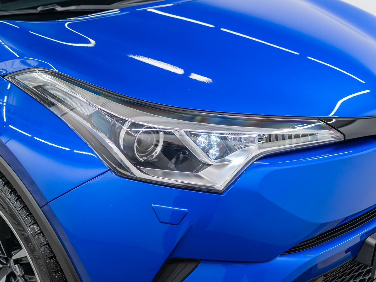 Toyota C-HR 2018 - фото автомобиля
