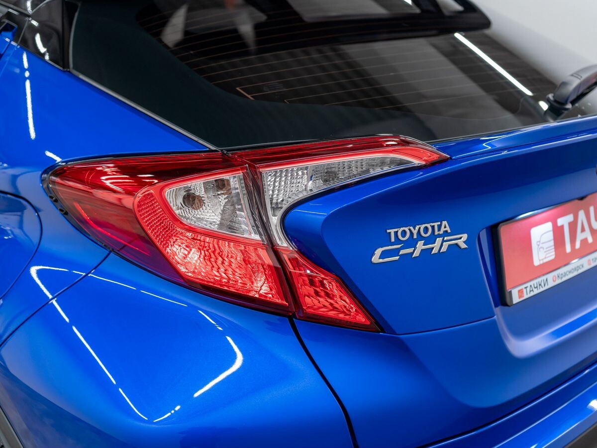 Toyota C-HR 2018 - фото автомобиля
