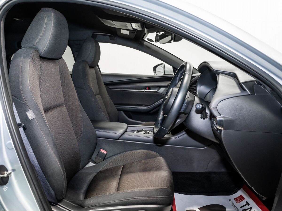 Mazda 3 2019 - фото автомобиля