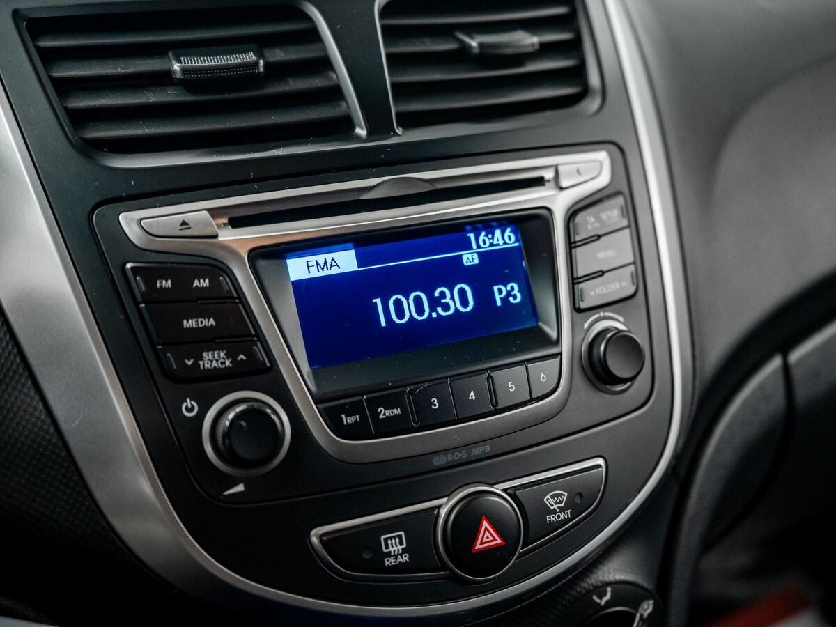 Hyundai Solaris 2016 - фото автомобиля