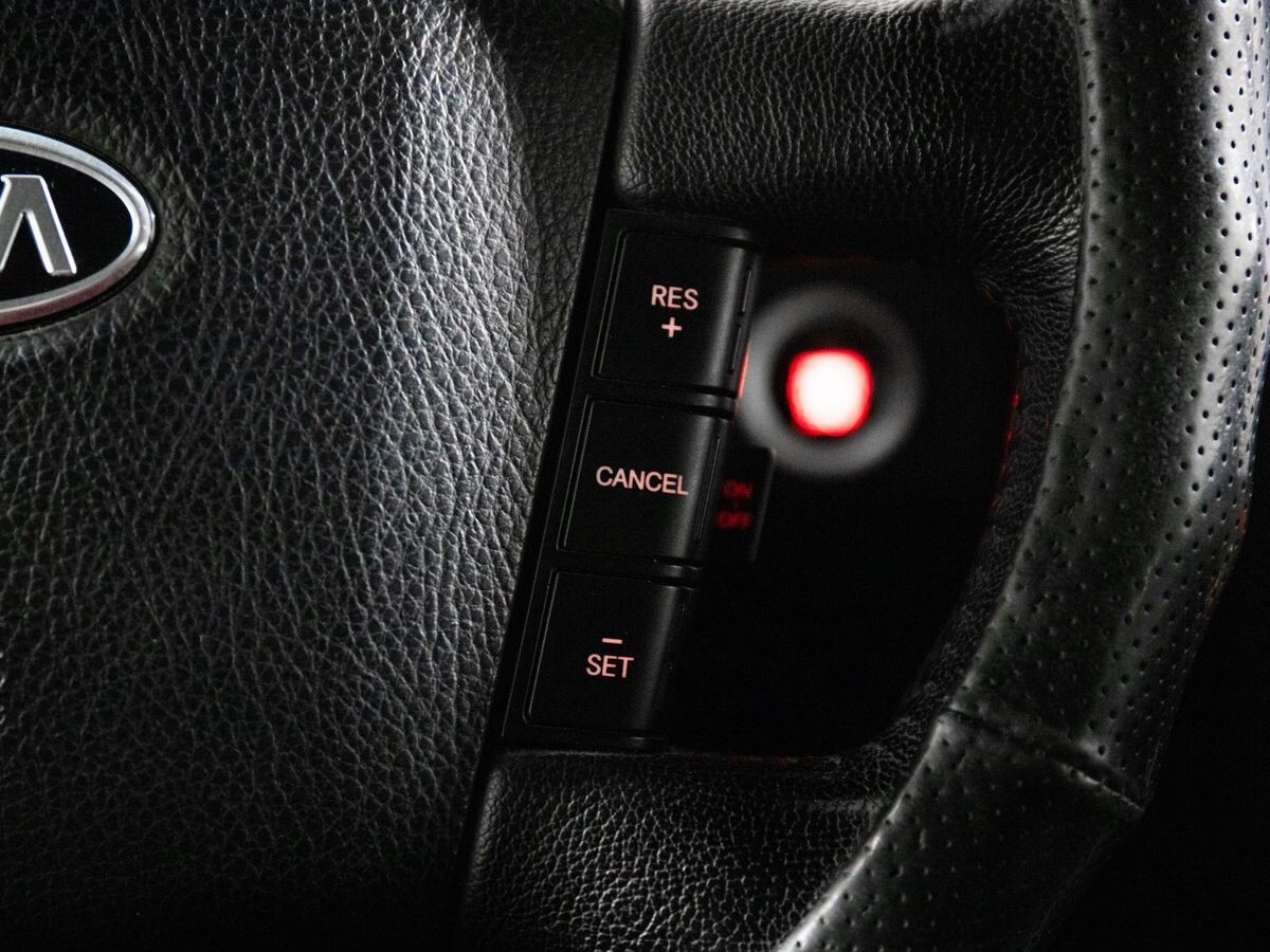 Kia Mohave 2012 - фото автомобиля