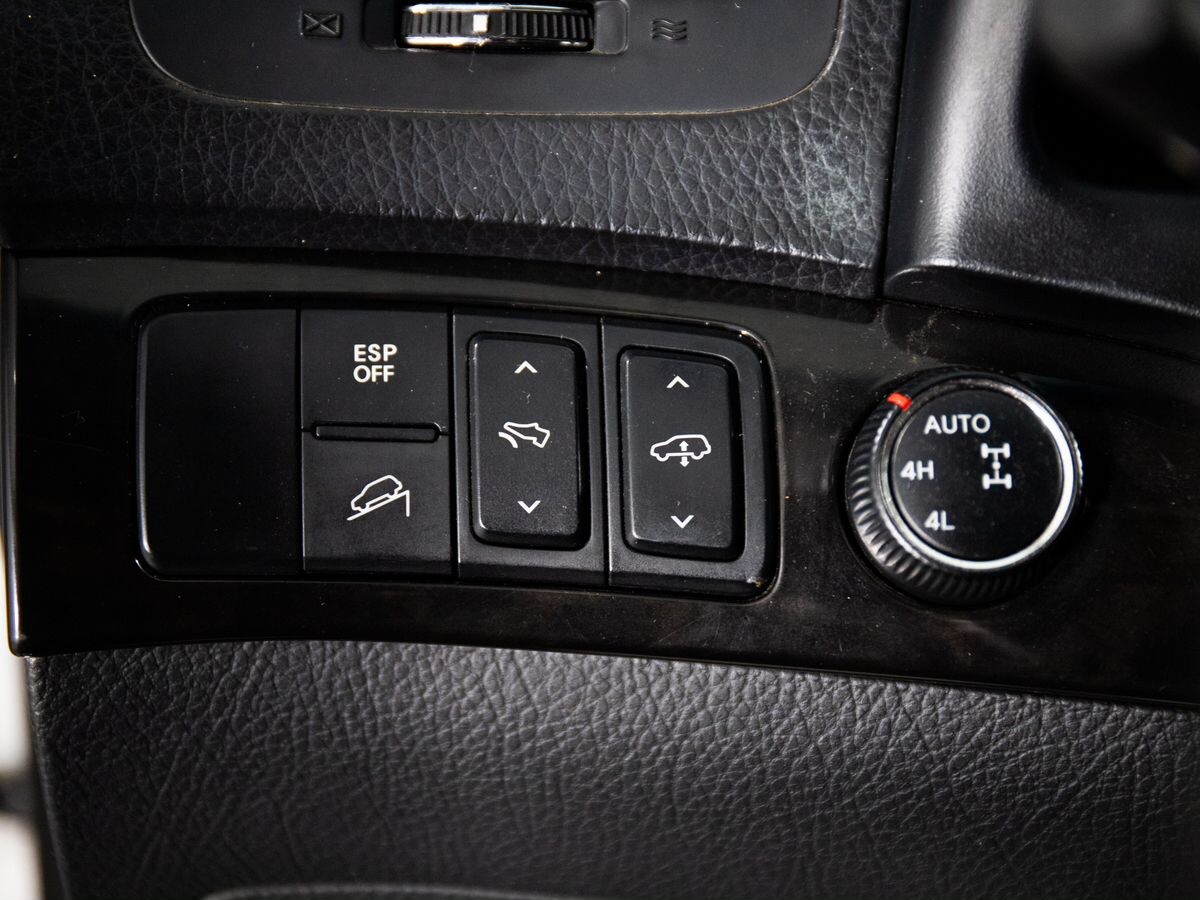 Kia Mohave 2012 - фото автомобиля