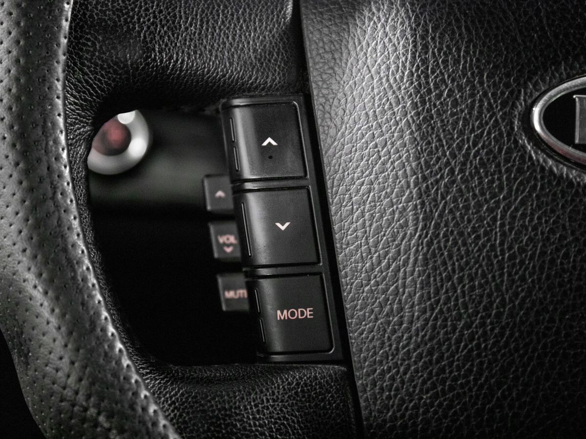 Kia Mohave 2012 - фото автомобиля