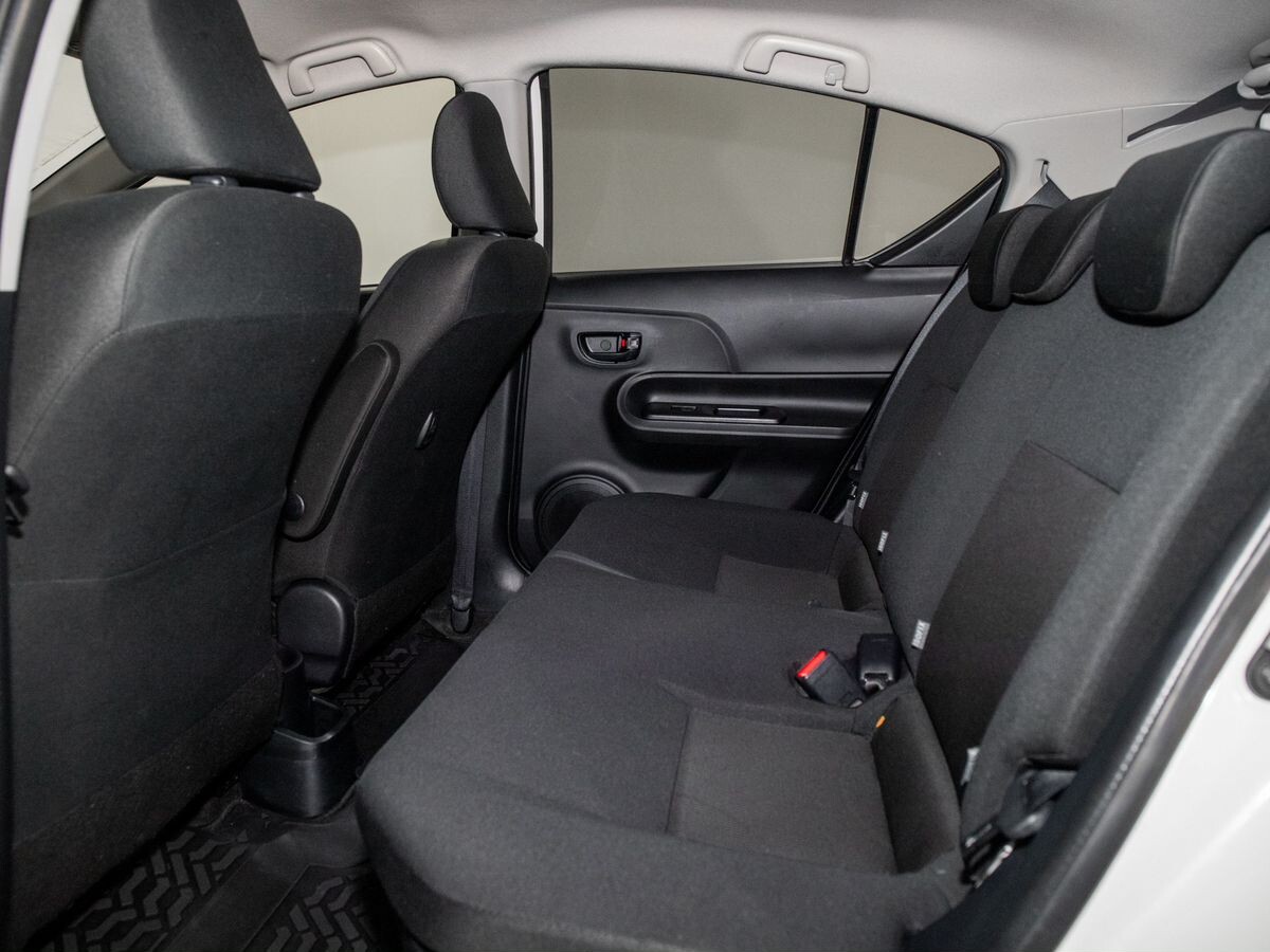 Toyota Aqua 2019 - фото автомобиля