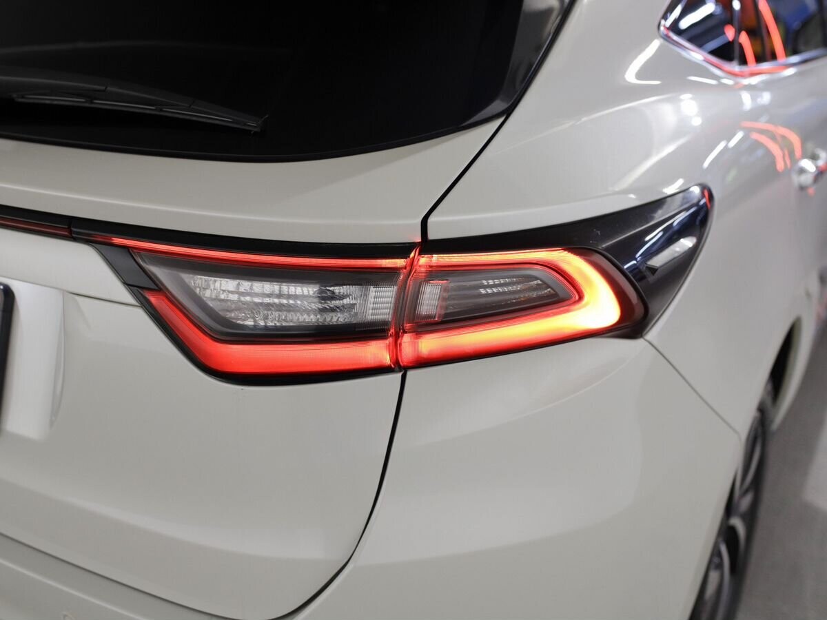 Toyota Harrier 2017 - фото автомобиля