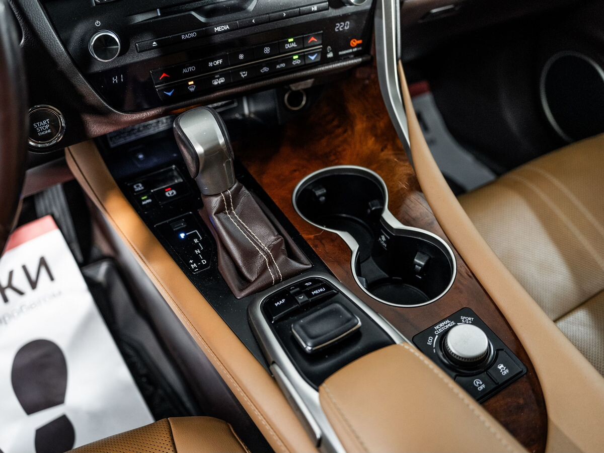 Lexus RX 2018 - фото автомобиля