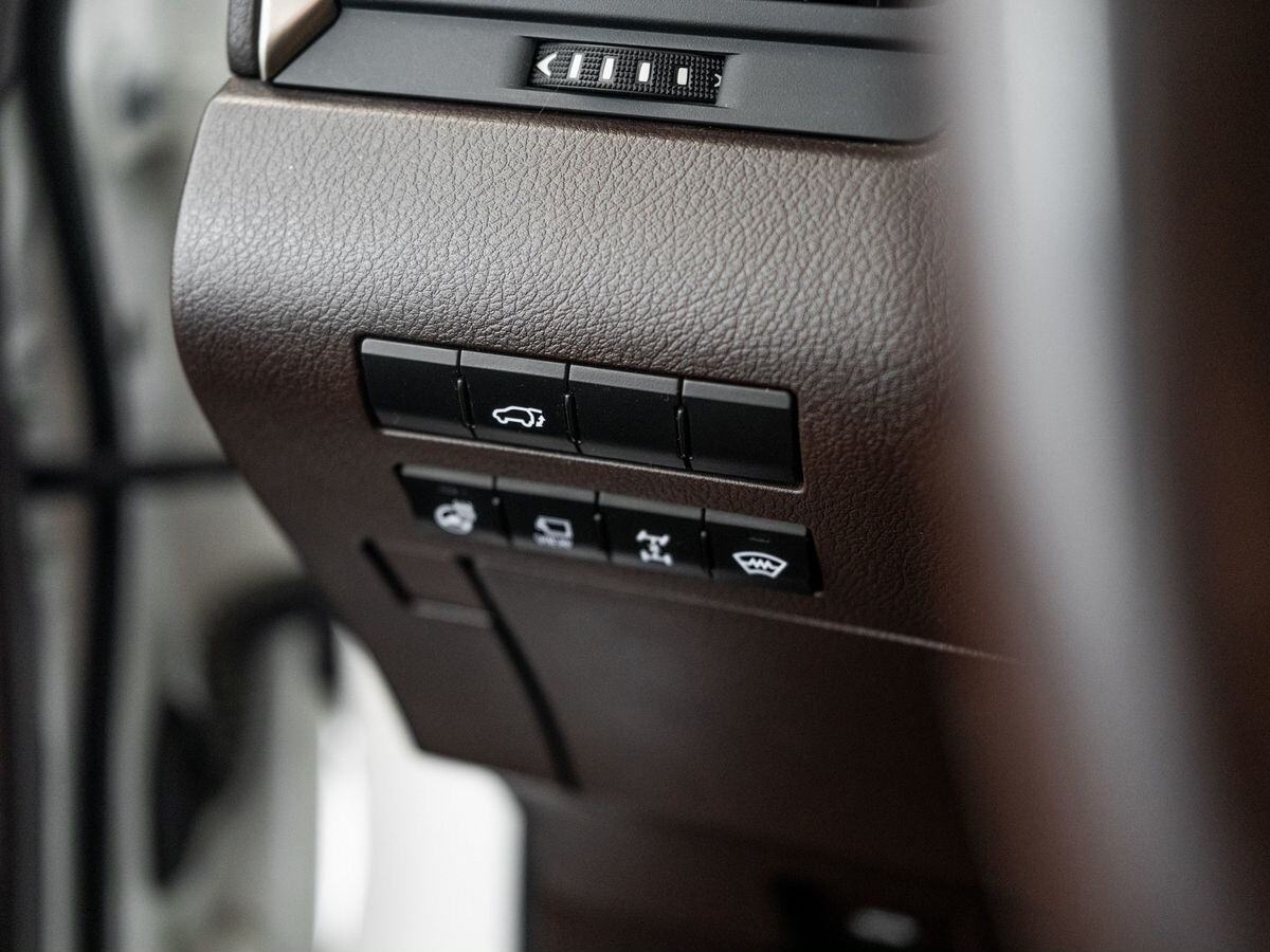 Lexus RX 2018 - фото автомобиля