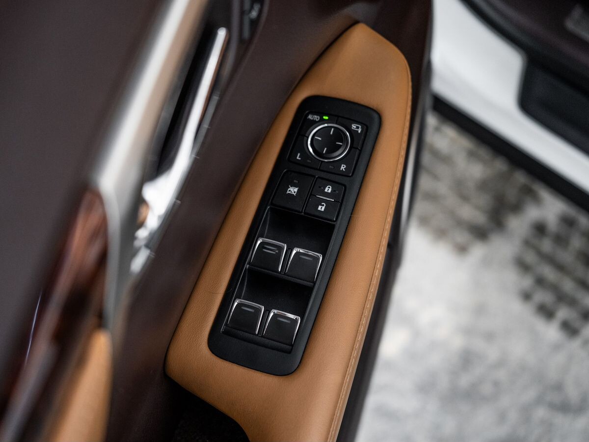 Lexus RX 2018 - фото автомобиля