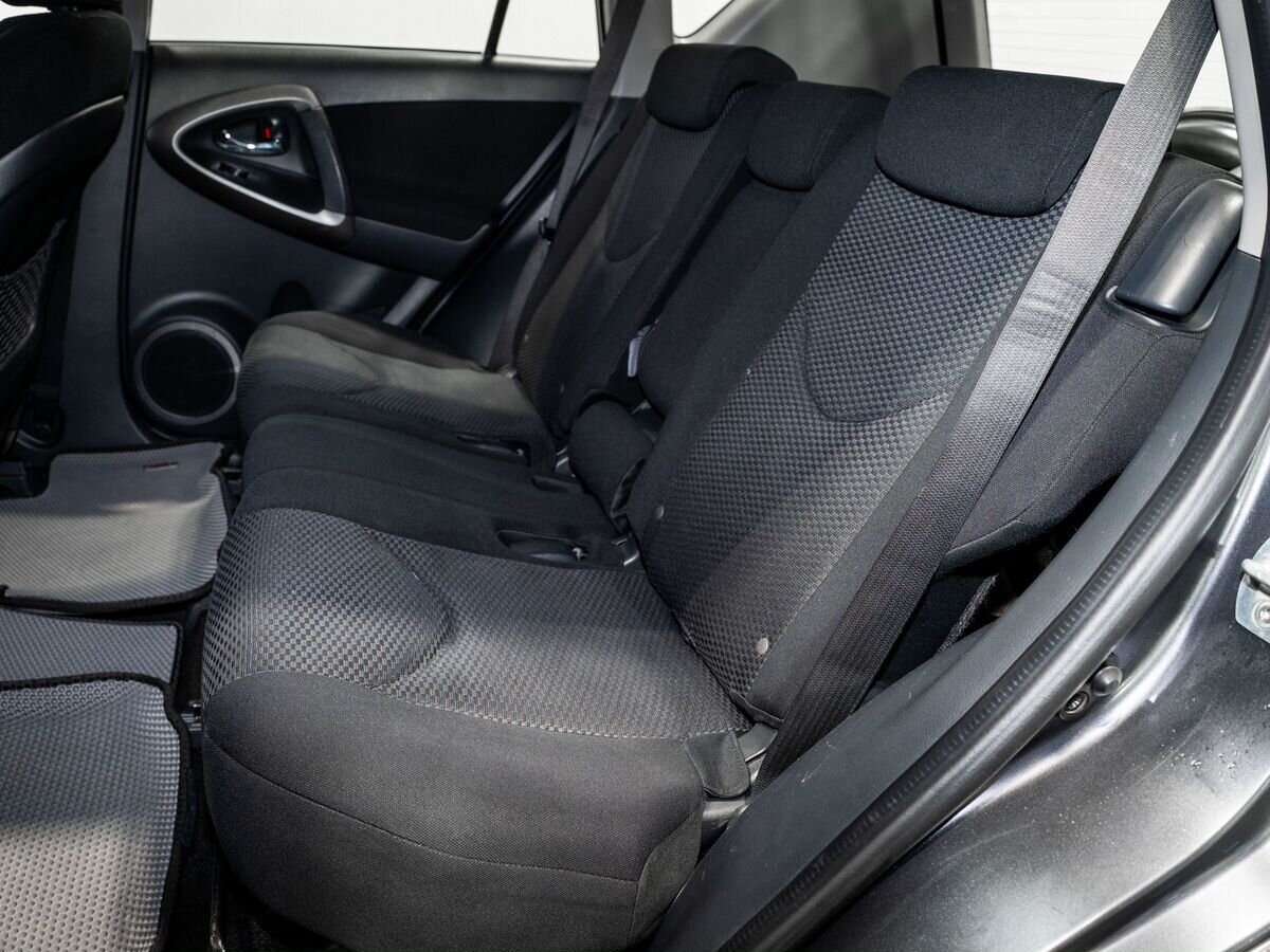 Toyota RAV4 2011 - фото автомобиля