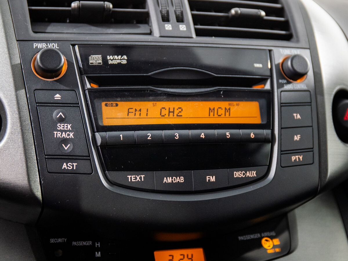 Toyota RAV4 2010 - фото автомобиля