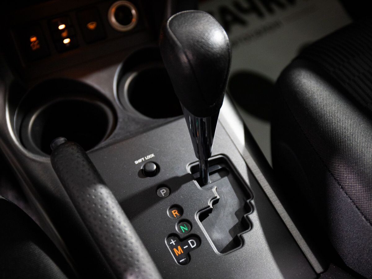 Toyota RAV4 2010 - фото автомобиля