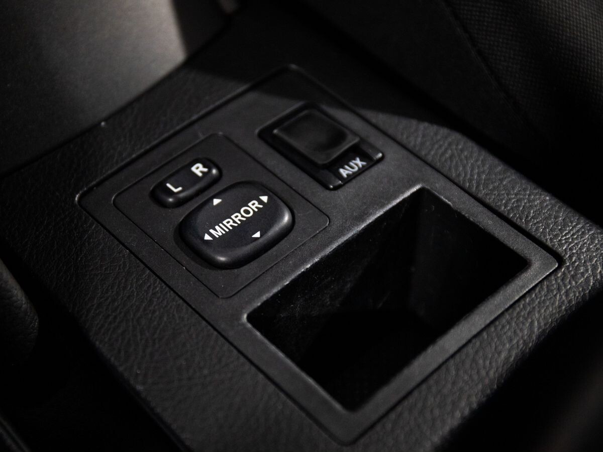 Toyota RAV4 2010 - фото автомобиля