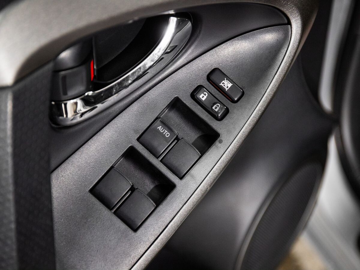 Toyota RAV4 2010 - фото автомобиля