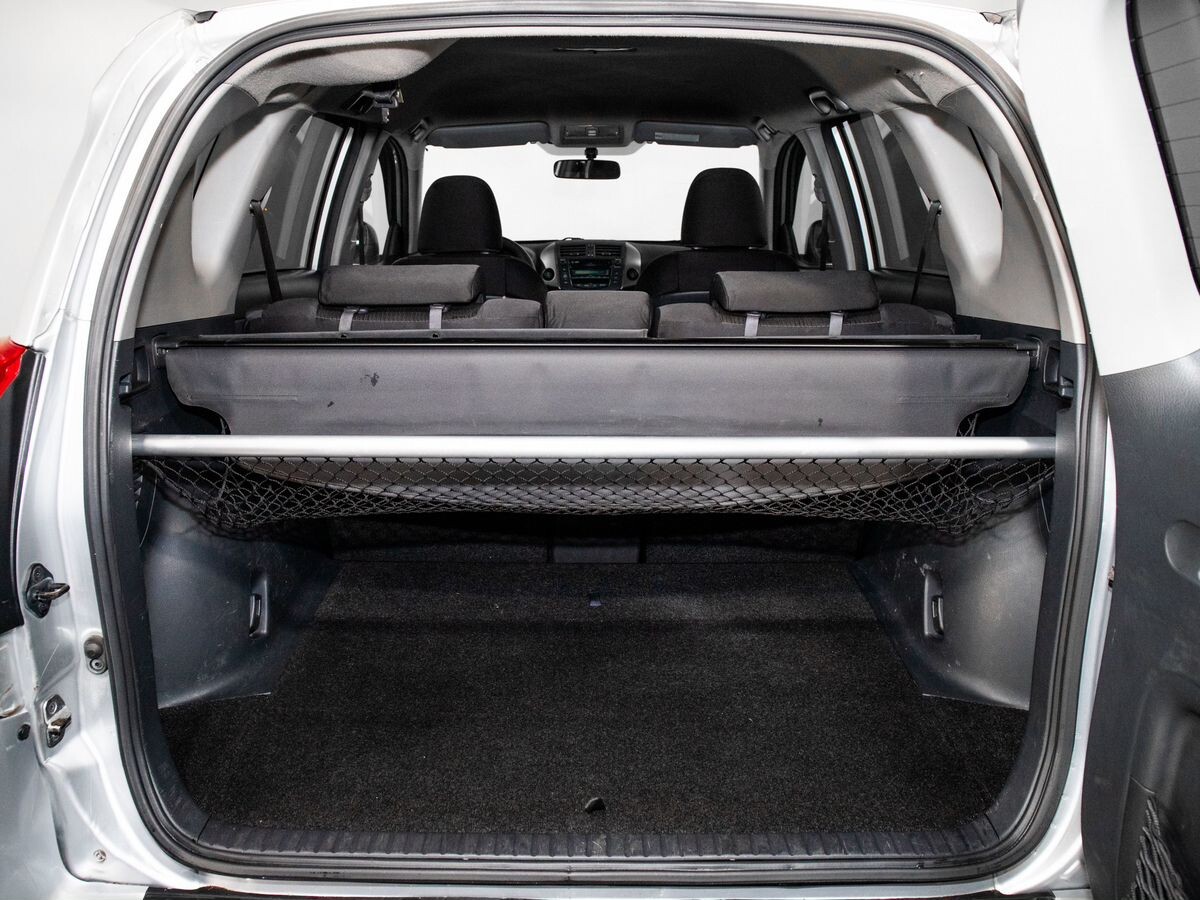 Toyota RAV4 2010 - фото автомобиля