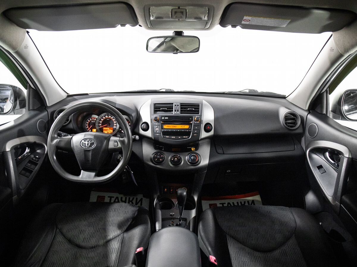 Toyota RAV4 2010 - фото автомобиля
