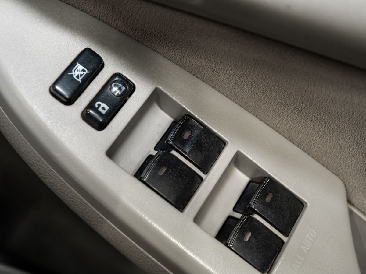 Toyota Corolla 2012 - фото автомобиля