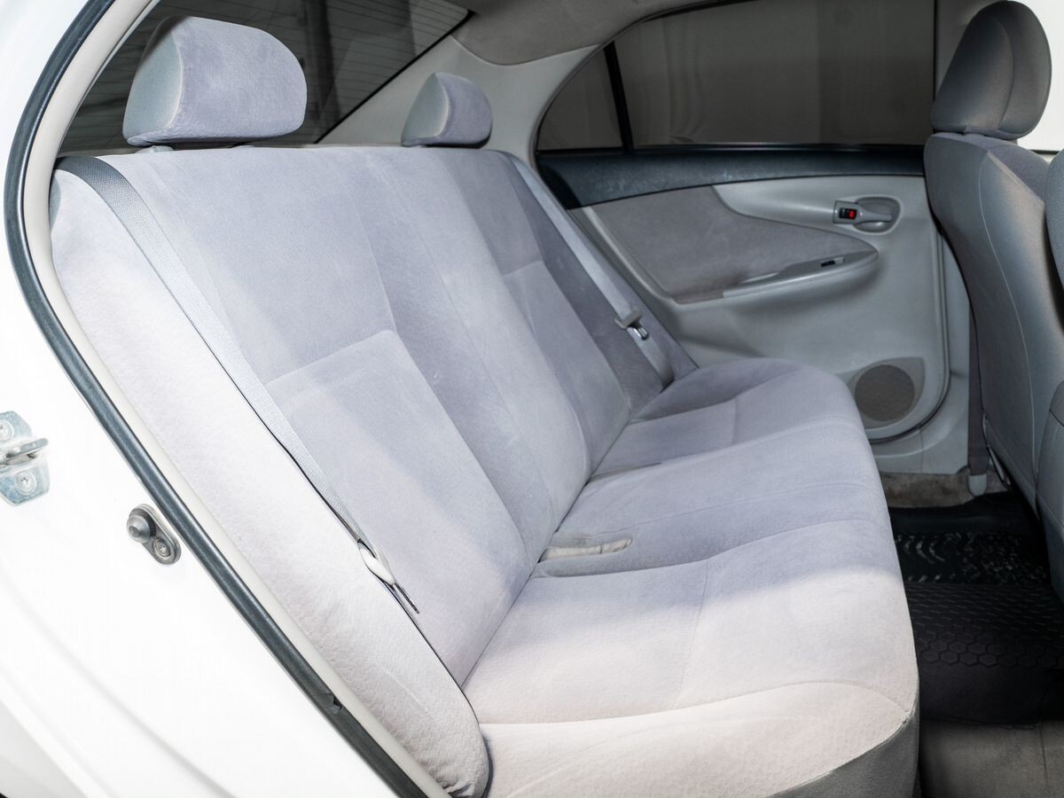 Toyota Corolla 2012 - фото автомобиля