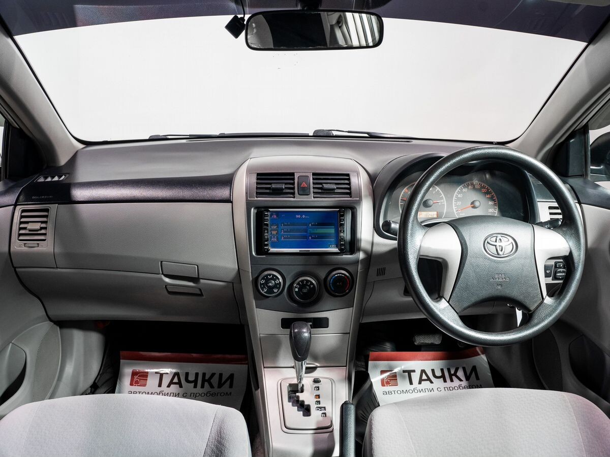 Toyota Corolla 2012 - фото автомобиля