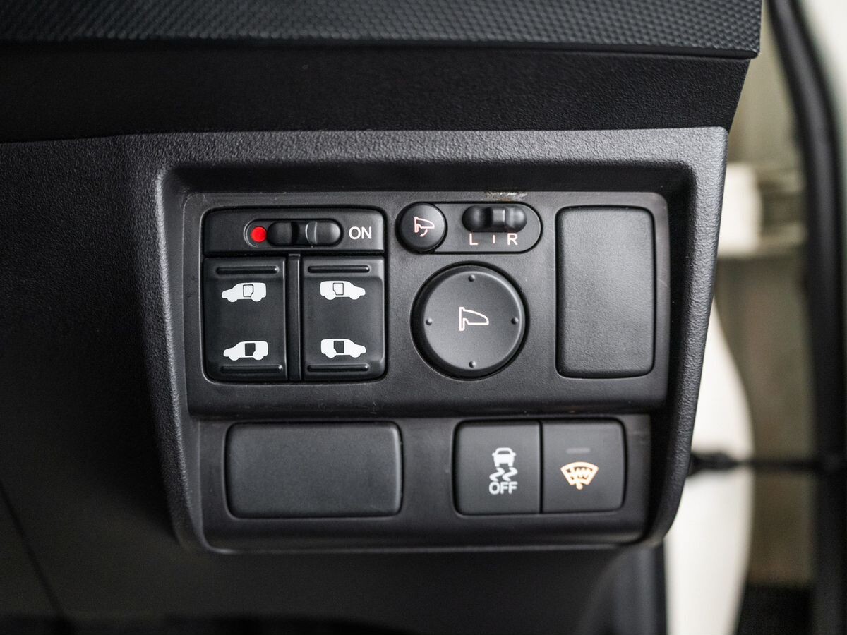 Honda Freed 2012 - фото автомобиля